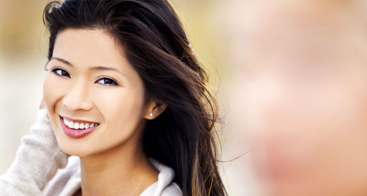 Dry Skin Makeup 101: How to Apply Foundation When You're Flaky